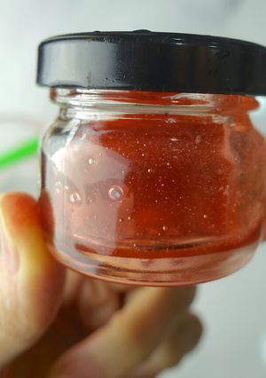 影音示範用兩種食材十秒鐘快速自製安心唇蜜 的食譜成品照片