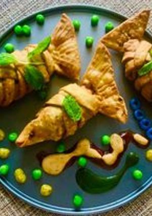 পিস কোটেড ফিশ শেপড পিস আলু সামোসা (Peas coated Fish shaped Peas Aloo Samosa Recipe in Bengali) রেসিপির প্রধান ছবি