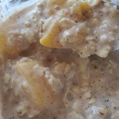 A picture of Spiced Peach/Mango overnight oatmeal.