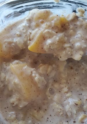 A picture of Spiced Peach/Mango overnight oatmeal.