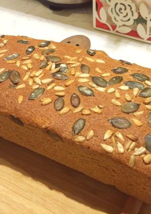 Teljes kiőrlésű tökmagos házi kenyér recept fotója
