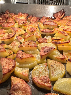 Una foto de Patatas al horno con vino blanco