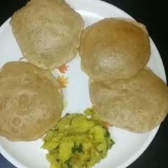 A picture of Poori aloo.
