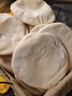 Una foto de Pan Árabe / Pita súper fácil