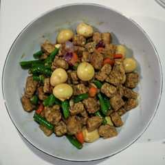 A picture of Cah Telur Puyuh Tempe.