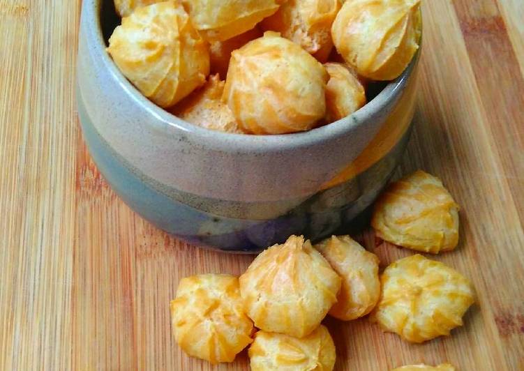 Sus kering keju (cheesy crispy choux)