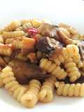 Fusilli con Funghi Porcini, Guanciale al Profumo di Salvia e Pomodorini