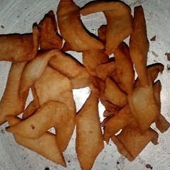 A picture of Namak pare.