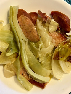 A picture of Andouille and Cabbage.