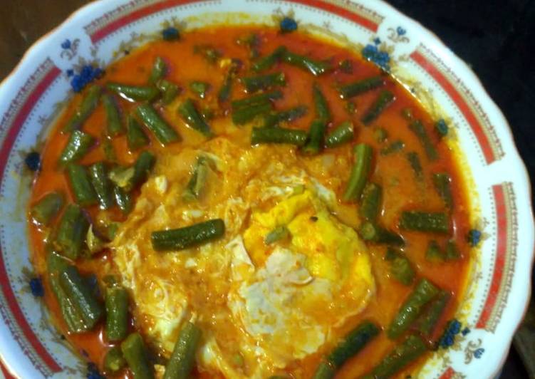 Gulai kacang panjang campur telor mata sapi😊