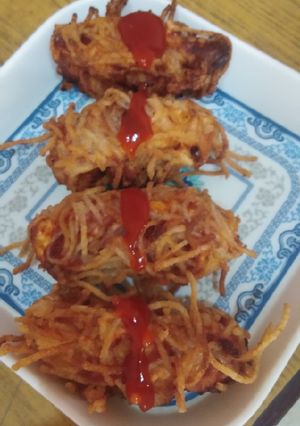 पनीर नूडल्स रोल (Paneer noodles roll recipe in hindi) रेसिपी मुख्य फोटो