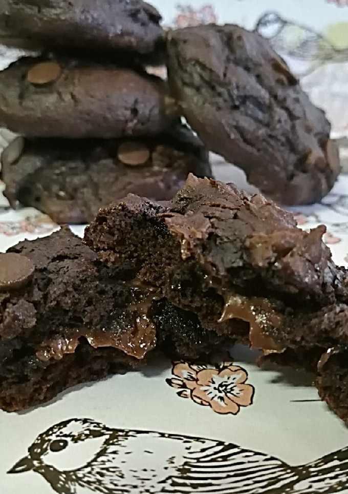 Una foto de Galletas de chocolate rellenas (veganas)