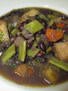 Una foto de Sopa con alubias de Tolosa - veggie