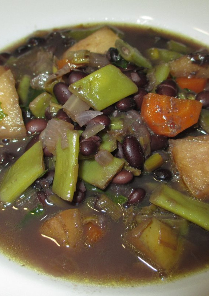 Una foto de Sopa con alubias de Tolosa - veggie