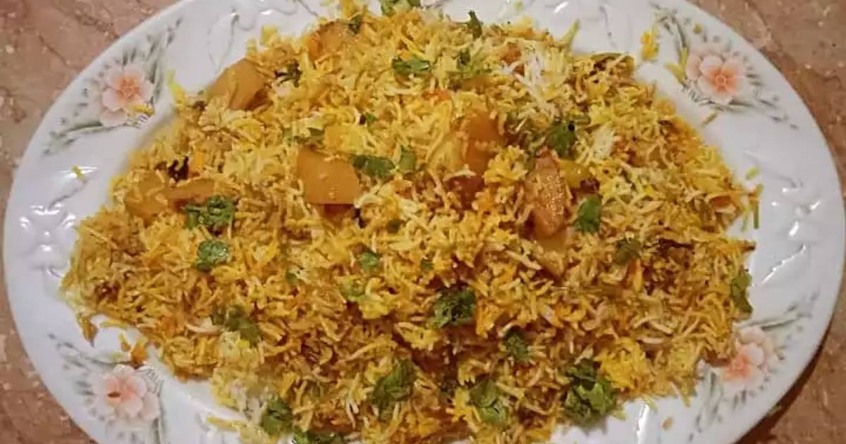 Aloo Biryani Recipe by Laiba Usama - Cookpad