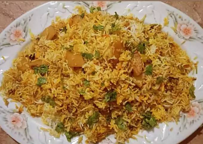 Aloo Biryani Recipe by Laiba Usama - Cookpad