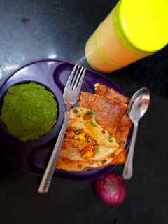 પનીર સ્ટફ મગ દાલ ચિલા (Paneer Stuffed Moong Dal Chila Recipe In Gujarati) રેસીપી મુખ્ય ફોટો