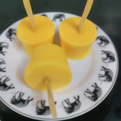 A picture of Muskmelon popsicle.