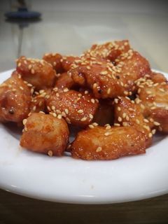 Hình của món Ức gà sốt mật ong.