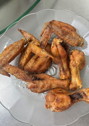 Hình của món Cánh gà chiên mắm da giòn.