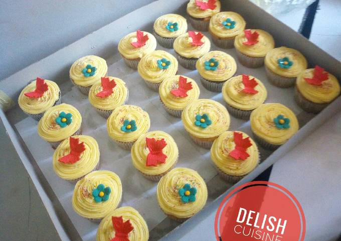 Easiest Way to Make Gordon Ramsay Butterscotch cupcakes with buttercream icing &amp; toppings 😋