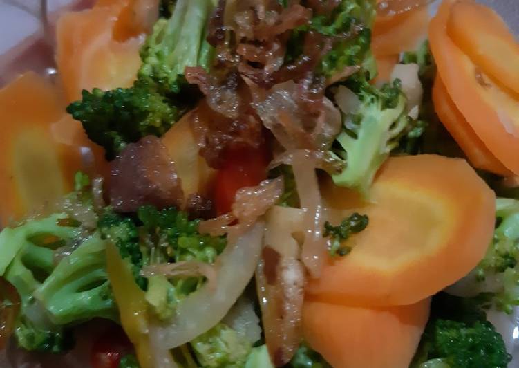 Langkah mengolah Cah Brokoli wortel Lezat