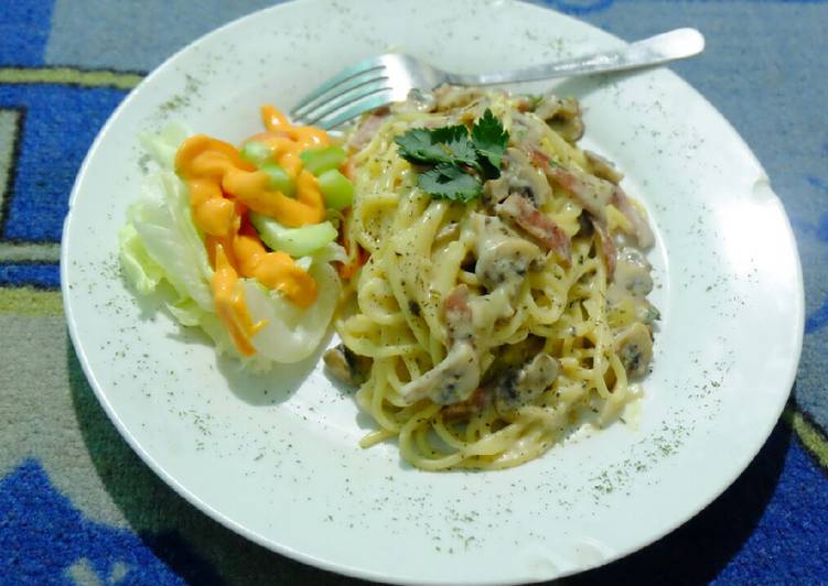 Spaghetti Carbonara With Salad ala Zhep