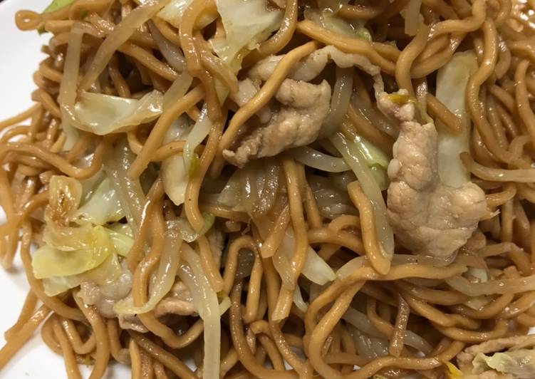 Step-by-Step Guide to Make Super Quick Homemade Yakisoba (Japanese stir fry noodles)