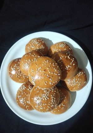 Una foto de Bollitos rellenos de queso 🤤🍘