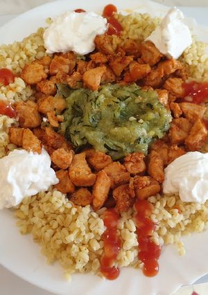 Mézes cukkini, pörkölt hússal, bulgurral recept fotója