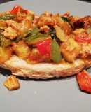 Tosta de pisto con atún
