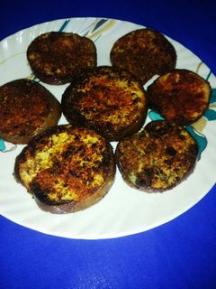 बैंगन भाजा (Baingan Bhaja recipe in hindi) रेसिपी मुख्य फोटो