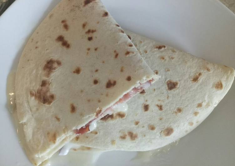 Step-by-Step Guide to Prepare Quick Piadina Zola e speck