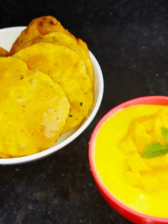मलाई आमरस मसाला पूरी (malai aamras masala poori recipe in Hindi) रेसिपी मुख्य फोटो