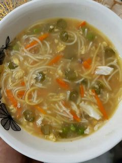 ভেজিটেবল নুডুলস্ স্যুপ(Vegetable noodles soup recipe in bengali) রেসিপির প্রধান ছবি