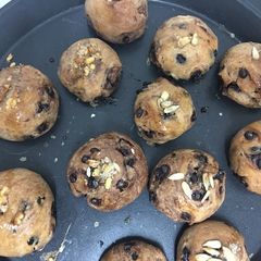 Choco chip buns A picture of Choco chip buns.