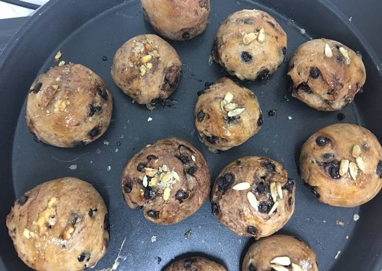 How to Prepare Speedy Choco chip buns