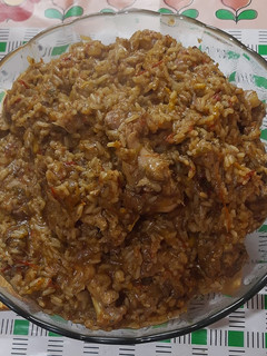Una foto de Guiso de arroz con pollo a la cerveza