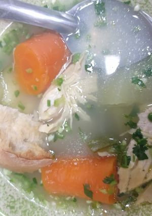 Una foto de Consomé de pollo