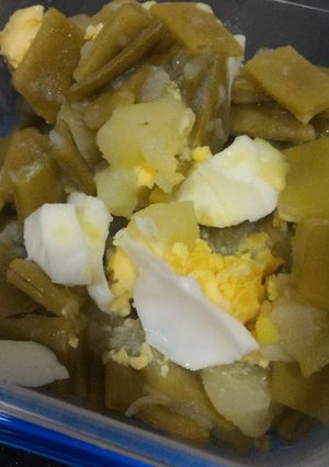 Foto principal de Judías rehogadas con patata y huevo cocidos