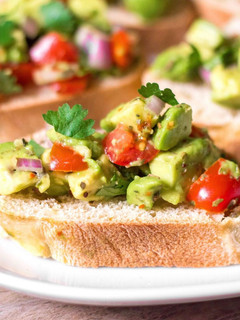 Avokádós bruschetta recept fotója