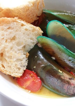Foto resep Mussels in Butter & Herbs / Kerang Hijau Mentega 