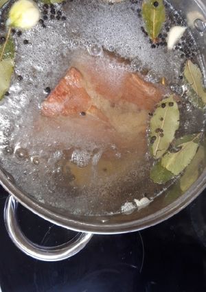 Főtt tarja főzve húsvétra recept fotója