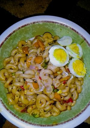 A picture of Macaroni.