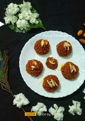 થાબડી પેંડા (Thabdi Penda Recipe in Gujarati) રેસીપી મુખ્ય ફોટો