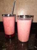 Trago largo sin alcohol, frutillas y leche de coco