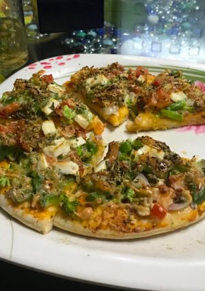 A picture of Mix veg pizza.