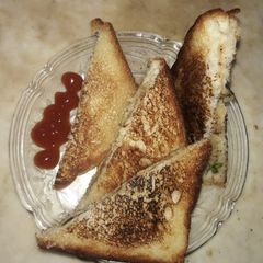 A picture of Cheese sandwich.