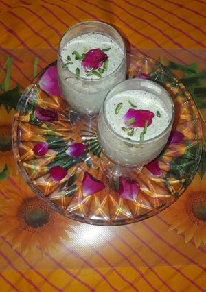 शाही ठंडाई (Shahi Thandai recipe in hindi) रेसिपी मुख्य फोटो