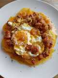 Patatas confitadas con chorizo y huevo frito